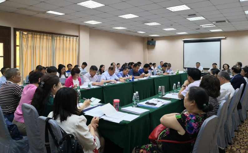 覃迅云教授参加中国民族医药学会少数民族医药工作研讨会