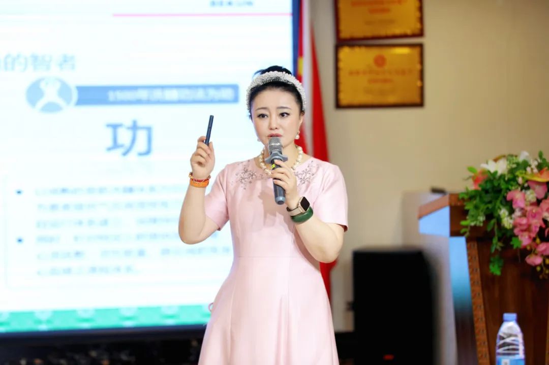 d5f2cd1726b94d0c4d7b64bacd5af352.jpg