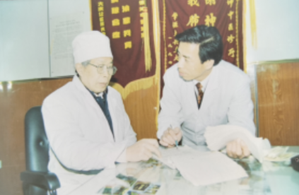 【百年德坤，瑶医传承】覃迅云院士追忆严父覃德坤，以瑶医匠心守护生命之光