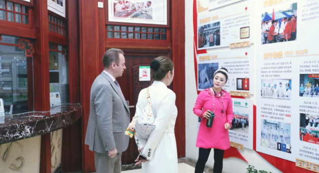 波罗的海中国商务联盟主席盖舍勒·维克多·艾瓦多维奇一行到访北京瑶医医院